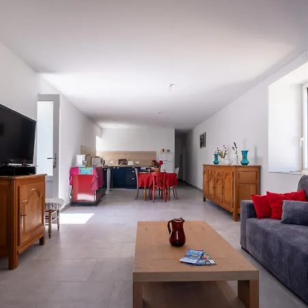 Hébergement de vacances D'appias 2/4 Personnes